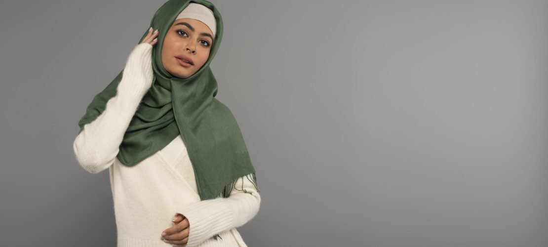 Mujer con hijab